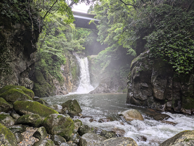 鳴沢大滝