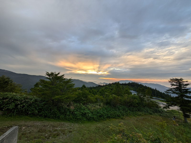 高嶺展望台。朝日。