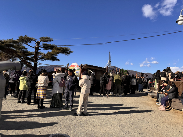 河口湖天上山公園が混んでいた。