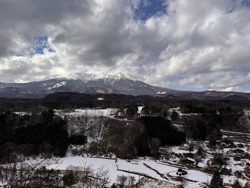 柳又ビューポイントから見た御嶽山。