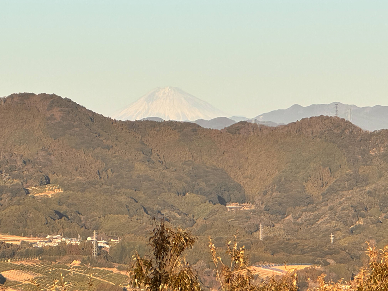 二三月峠展望台から見た夕暮れ時の富士山