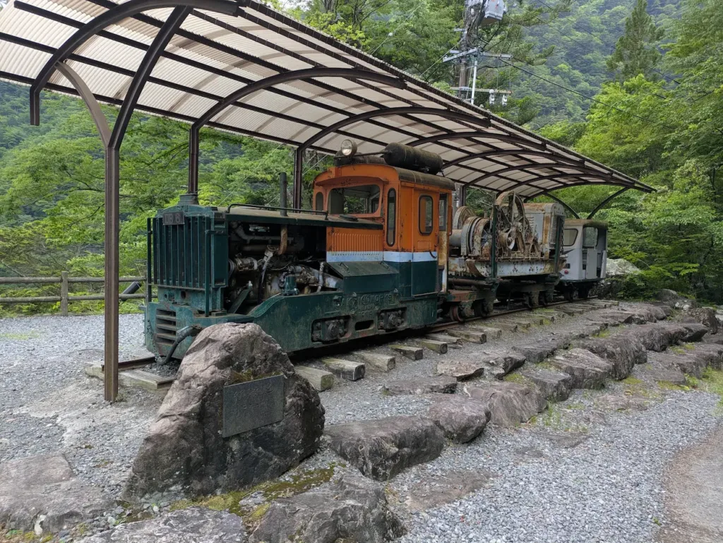 トロッコ列車