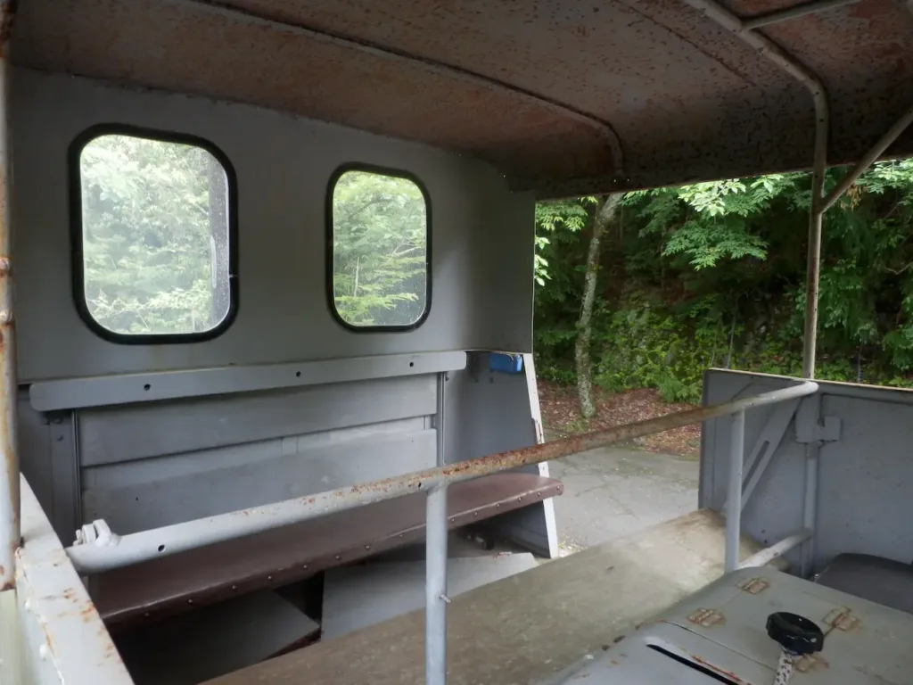 トロッコ列車の中